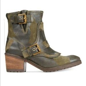 Donald J. Pliner Delta Moto Boots Size 8.5